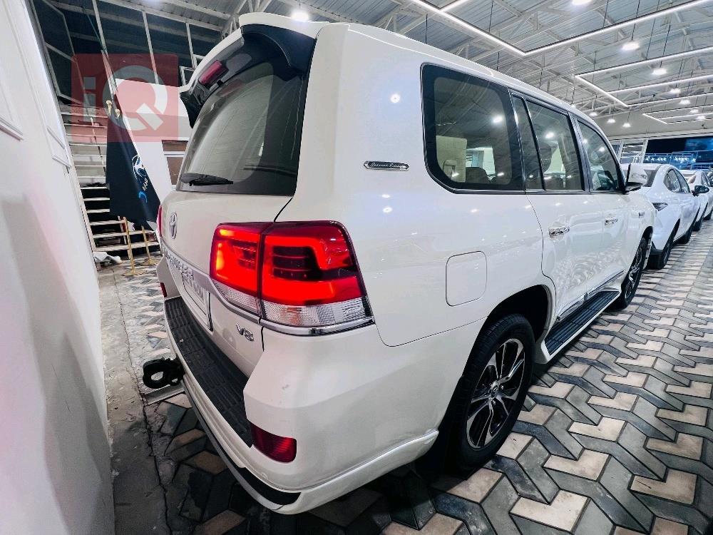 تويوتا لاندكروزر